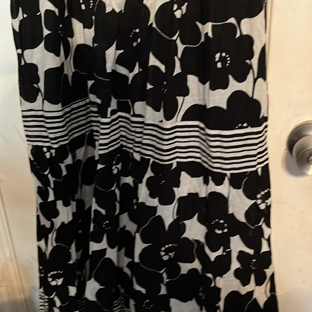 Jonathan Martin size 16 black and white halter maxi dress. NWT - Picture 7 of 8
